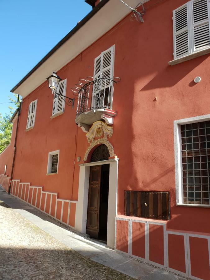 La Rocca Di Efisio Aparthotel Costigliole d'Asti Exterior foto