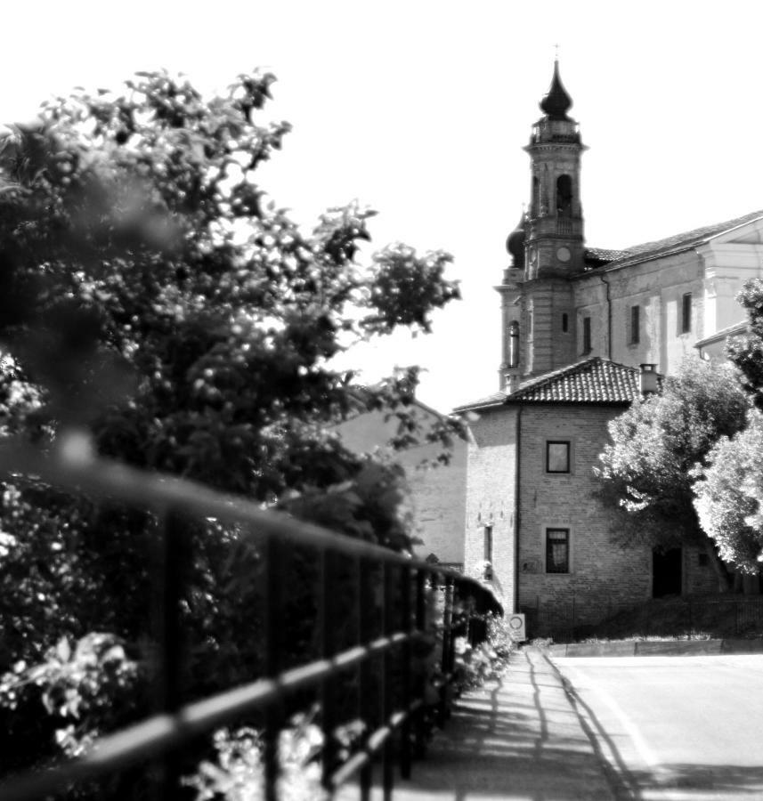 La Rocca Di Efisio Aparthotel Costigliole d'Asti Exterior foto